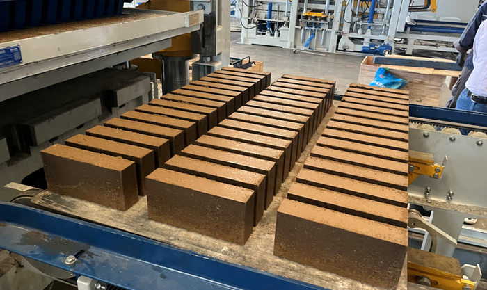 ZN1500 מכונה לייצור לבנים אוטומטית לחלוטין מעצימה את לקוח מזרח סין בניצול משאבי בוצה